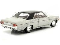 Cochesdemetal.es 1965 Opel Diplomat A V8 Coupé Plata/Negro 1:24 WhiteBox 124082