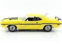 Cochesdemetal.es 1970 Dodge Challenger R/T 383 Magnum "NCIS" Amarillo/Negro 1:18 Greenlight 12845