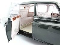 Cochesdemetal.es 1964 Rolls-Royce Phantom V Mulliner Park Ward Limousine Verde Racing 1:18 Paragon Models 38217