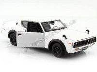 Cochesdemetal.es 1973 Nissan Skyline 2000 GT-R (KPGC110) Coupe Blanco 1:24 Maisto 31528