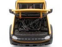 Cochesdemetal.es 2021 Ford Bronco Badlands Sin Puertas Amarillo 1:18 Maisto 31457