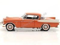 Cochesdemetal.es 1957 Studebaker Golden Hawk Coral/Blanco 1:18 Auto World AW270