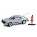 Cochesdemetal.es 1979 Ford Mustang Coupe Ghia + Mujer con Vestido "The Hobby Shop Series 12" 1:64 Greenlight 97120B