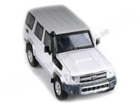 Cochesdemetal.es 2014 Toyota Land Cruiser LC76 French Vanilla 1:64 Paragon Models 55311