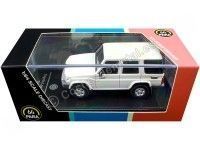 Cochesdemetal.es 2014 Toyota Land Cruiser LC76 French Vanilla 1:64 Paragon Models 55311