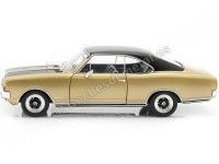 Cochesdemetal.es 1970 Opel Commodore A GS/E Coupe Oro/Negro 1:24 WhiteBox 124105