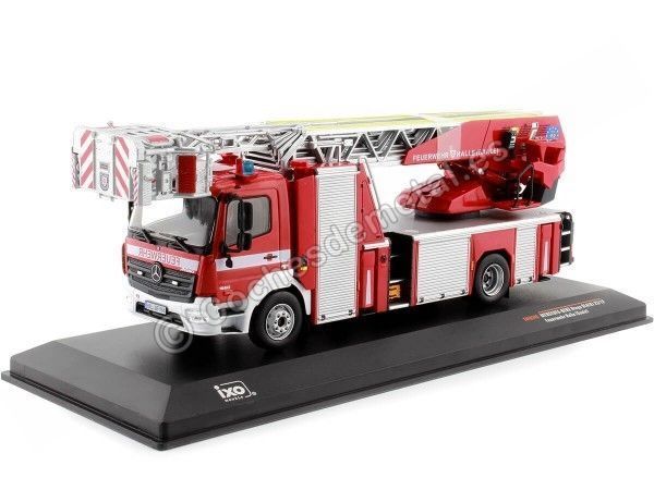 Cochesdemetal.es 2013 Mercedes-Benz Atego DLK 23/12 Bomberos Halle/Saale 1:43 IXO Models TRF024