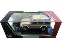 Cochesdemetal.es 2014 Toyota Land Cruiser 76 Vintage Gold 1:64 Paragon Models 55314