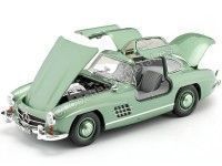Cochesdemetal.es 1954 Mercedes-Benz 300 SL Gullwing "Alas de Gaviota" W198 Verde Metalizado 1:18 Dealer Edition B66040673