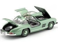 Cochesdemetal.es 1954 Mercedes-Benz 300 SL Gullwing "Alas de Gaviota" W198 Verde Metalizado 1:18 Dealer Edition B66040673