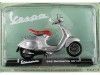 Cochesdemetal.es 2014 Vespa 946 Bellissima Gris/Roja 1:18 Editorial Salvat VES1001