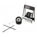 Expositor de Ruedas ATS Cup con Dos Ejes y Cuatro Ruedas 1:18 IXO Models SET012W