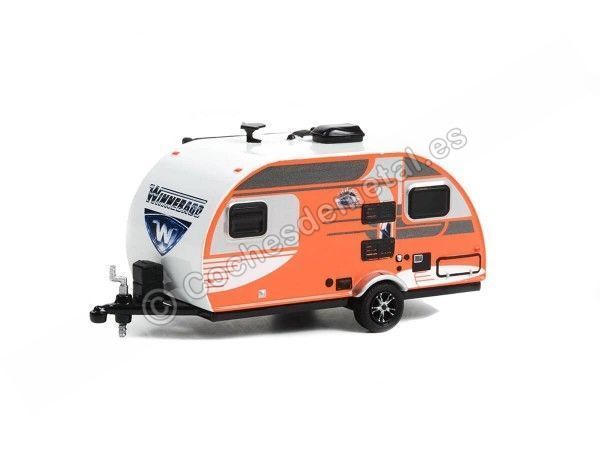 Cochesdemetal.es 2016 Caravana Winnebago Winnie Drop Naranja "Hitched Homes series 12" 1:64 Greenlight 34120D