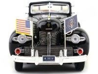 1939 Lincoln Sunshine Special Limousine 1:24 Lucky Diecast 24088 Cochesdemetal 3 - Coches de Metal 