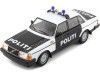 Cochesdemetal.es 1986 Volvo 240 GL "Policía de Noruega" Blanco/Negro 1:24 Welly 24102NW