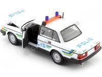 1986 Volvo 240 GL "Policía de Suecia" Blanco 1:24 Welly 24102SP