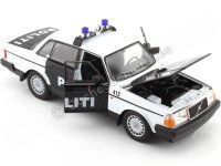 1986 Volvo 240 GL "Policía de Noruega" Blanco/Negro 1:24 Welly 24102NW