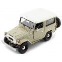 Cochesdemetal.es 1974 Toyota FJ40 Hard Top Beige/Blanco 1:24 Motor Max 79323