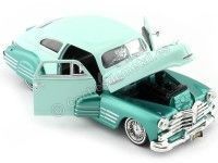 1950 Chevrolet Aerosedan Fleetline Turquesa/Turquesa Metalizado 1:24 Motor Max 79027