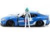 2020 Toyota Supra + Figura Max Sterling "Serie de TV Robotech" 1:24...