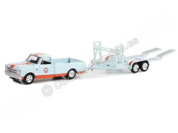 Cochesdemetal.es 1968 Chevrolet C/K Shortbed Gulf Oil + Remolque Gulf Oil "Hitch & Tow Series 27" 1:64 Greenlight 32270A