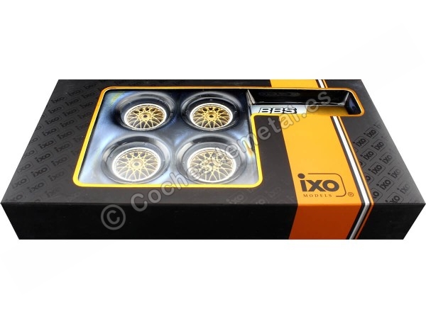 Expositor de Ruedas BBS Motor Sport con Dos Ejes y Cuatro Ruedas 1:18 IXO Models SET017W