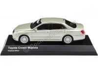 2013 Toyota Crown Majesta S210 Plateado Premium 1:43 Kyosho 03638S