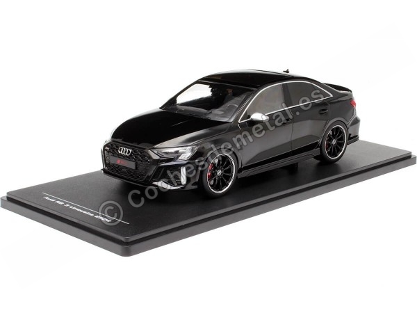 2022 Audi RS3 (8Y) Limousine Negro 1:18 IXO Models SPMW18003/MCG18450