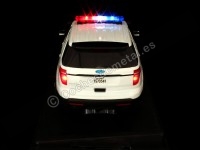 2015 Ford Interceptor Utility Con Luces y Sonido Blanco 1:18 Motor Max 73995