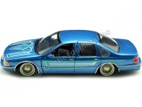 1993 Chevrolet Caprice Lowrider Azul Metalizado Decorado 1:24 Motor Max 79022