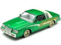 1987 Buick Regal Lowrider Verde Metalizado Decorado 1:24 Motor Max 79023