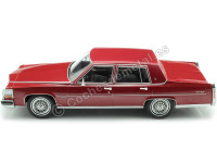 1982 Cadillac Fleetwood Brougham Rojo Oscuro 1:18 MC Group 18251