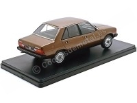 Coches de Metal: Peugeot 204 Rojo 1:24 WhiteBox 124181 - Réplica coc