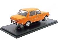 Clásico del Este Wartburg 353 de 1985 verde - Escala 1:18 MC Group