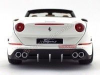 Cochesdemetal.es 2014 Ferrari California T Open Top Blanco 1:18 Bburago Signature Series 16904