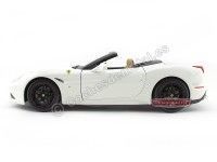 Cochesdemetal.es 2014 Ferrari California T Open Top Blanco 1:18 Bburago Signature Series 16904