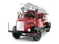 Cochesdemetal.es 1944 Mercedes-Benz L4500F Camión de Bomberos Rojo 1:24 Lucky Diecast 20228