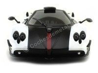 Cochesdemetal.es 2008 Pagani Zonda Cinque Blanco-Negro 1:18 Motor Max 79158