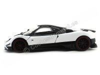 Cochesdemetal.es 2008 Pagani Zonda Cinque Blanco-Negro 1:18 Motor Max 79158