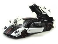 Cochesdemetal.es 2008 Pagani Zonda Cinque Blanco-Negro 1:18 Motor Max 79158