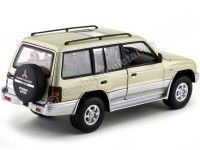 Cochesdemetal.es 1998 Mitsubishi Montero Long 3.5 V6 Champan 1:18 Sun Star 1227