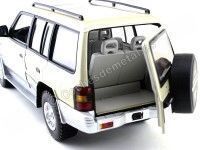 Cochesdemetal.es 1998 Mitsubishi Montero Long 3.5 V6 Champan 1:18 Sun Star 1227