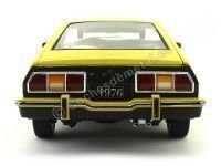 Cochesdemetal.es 1976 Ford Mustang II Stallion Amarillo 1:18 Greenlight 12889