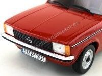 Cochesdemetal.es 1977 Opel Kadett C2 Dos Puertas Rojo 1:18 Triple-9 1800122