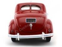 Cochesdemetal.es 1939 Ford Deluxe Tudor Coupé Rojo Metalizado 1:18 Maisto 31180