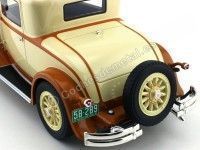 Cochesdemetal.es 1931 Dodge Eight DG Coupe Beige-Brown 1:18 BoS-Models 289