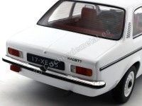 Cochesdemetal.es 1977 Opel Kadett C2 Dos Puertas Blanco 1:18 Triple-9 1800120