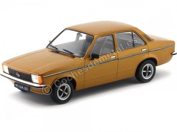 Cochesdemetal.es 1977 Opel Kadett C2 Cuatro Puertas Dorado 1:18 Triple-9 1800121