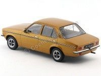 Cochesdemetal.es 1977 Opel Kadett C2 Cuatro Puertas Dorado 1:18 Triple-9 1800121