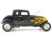 Cochesdemetal.es 1932 Ford Five-Window Coupe Negro con Llamas 1:18 Motor Max 73171